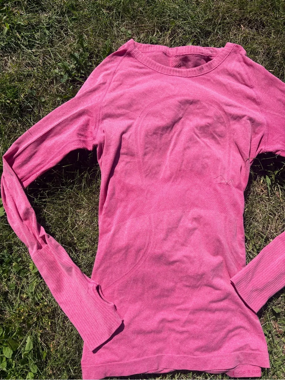 Lululemon Swiftly Tech Long Sleeve Pink Seamless Running Top Fits Women’s 6/8